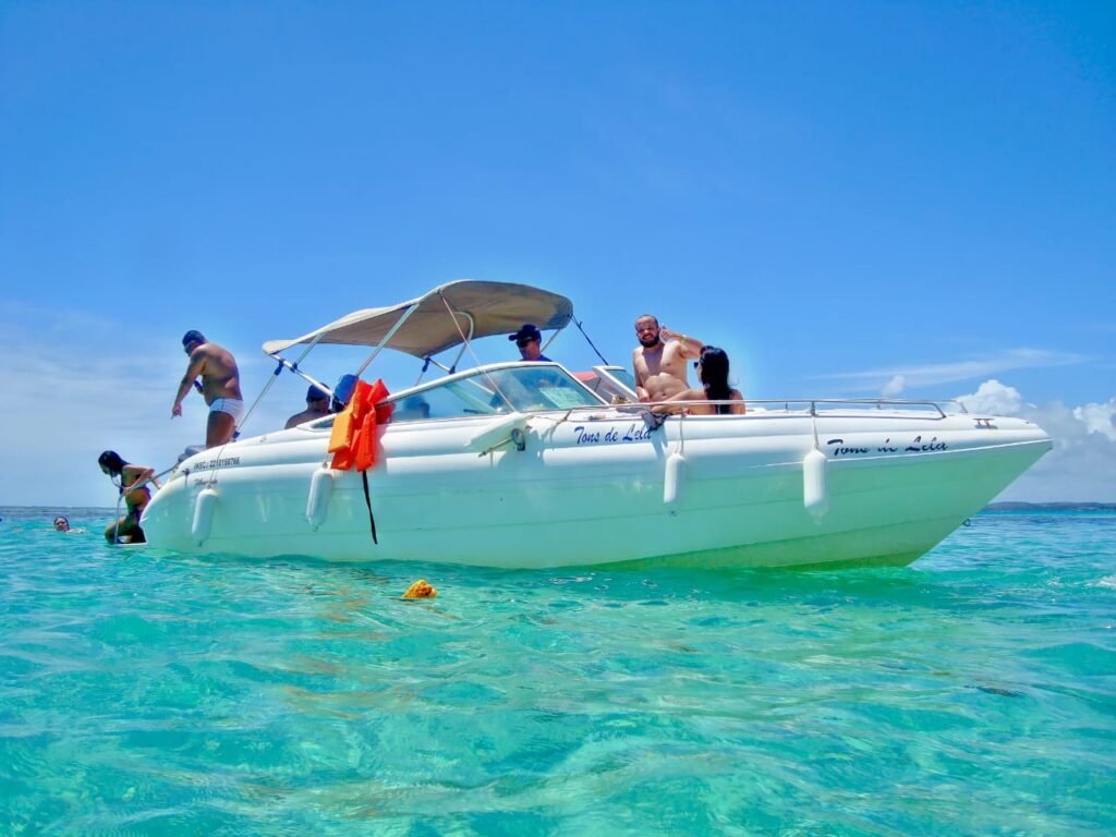 Lancha expresso 25 pes para passeios em Maragogi