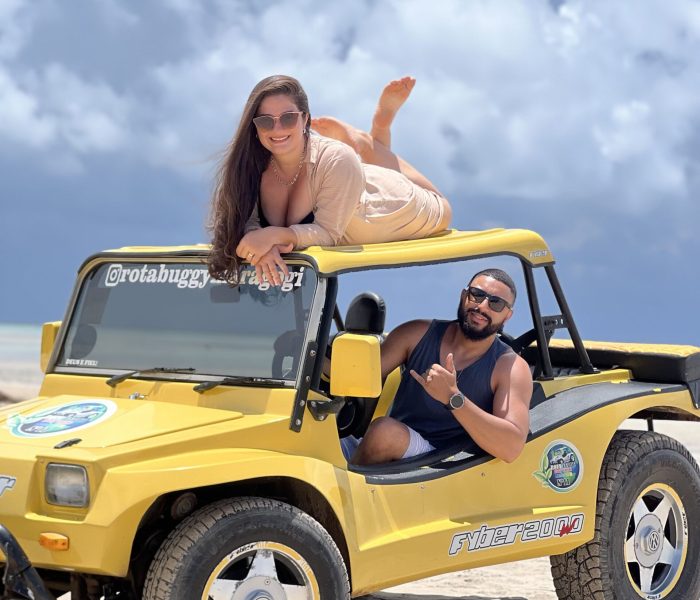 Casal buggy amarelo em Maragogi