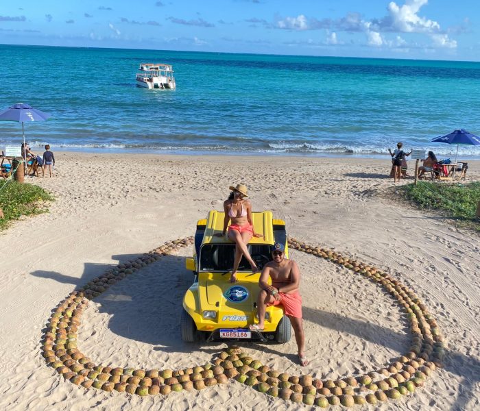 foto no coração feito de pedrinhas e conchas do mar em Maragogi